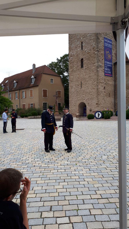 Artillerie und IR 18 Kommandant in Ottmarsheim.jpg