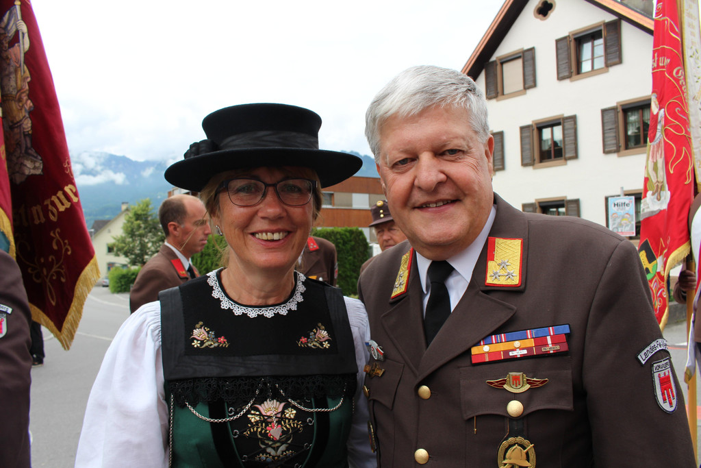 IMG_8796 Fahnengoetti Elisabeth Berchtel mit BFI Manfred Morscher.JPG