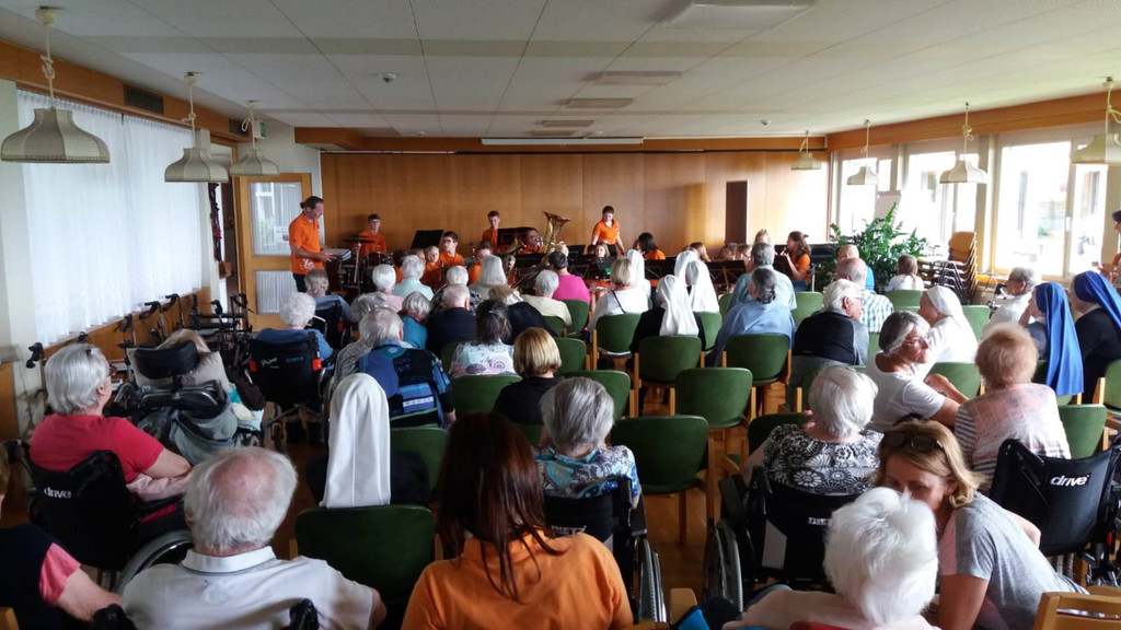 Musikverein JUNGMUSIK LOCHAU im Jesuheim 2019 _10_.jpg