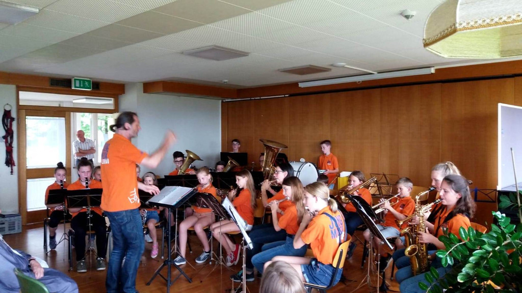 Musikverein JUNGMUSIK LOCHAU im Jesuheim 2019 _4_.jpg