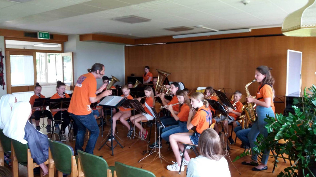 Musikverein JUNGMUSIK LOCHAU im Jesuheim 2019 _5_.jpg