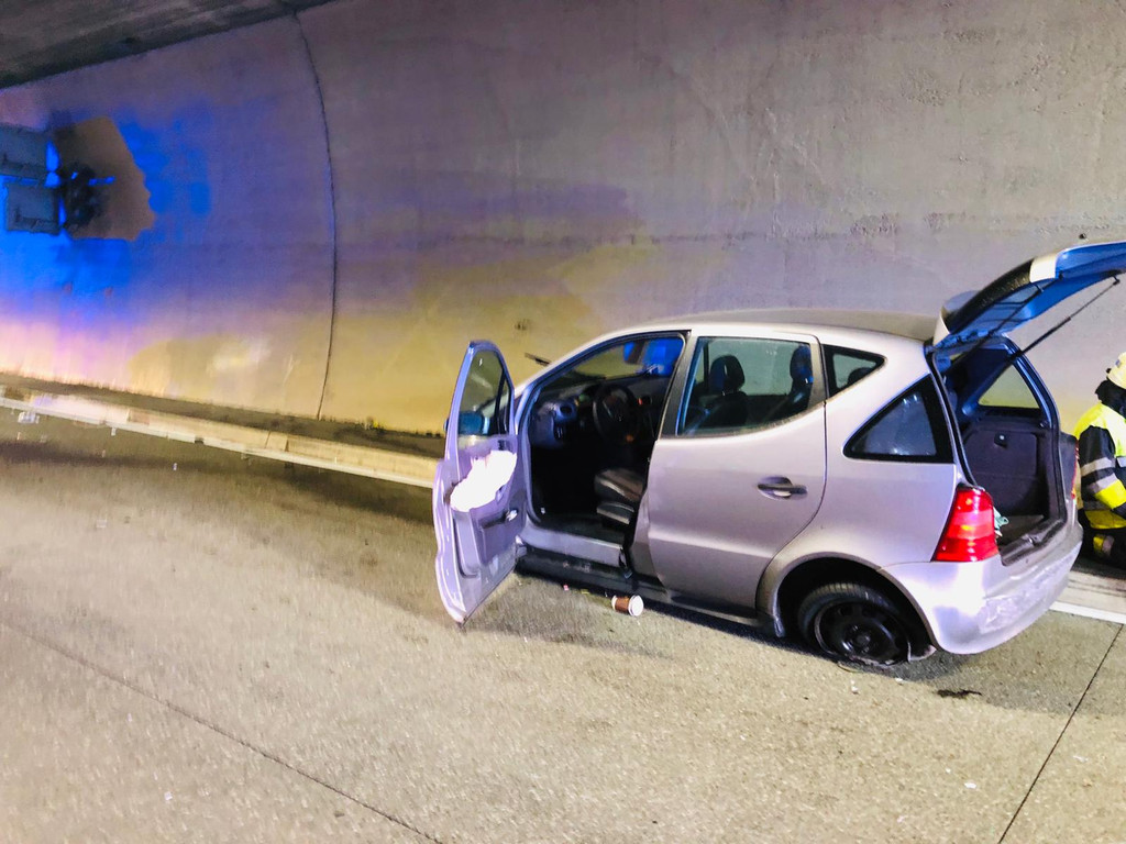 Verkehrsunfall im Pf__ndertunnel VI - VOL_AT - Roland Vlach.JPG