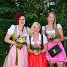 Weinfest Stallehr Festdamen Corinna_ Marion und Magdalena _1_.jpg