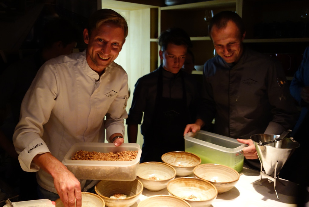 Christian Rescher _Aurelio_ zauberte ein k__stliches Dessert_.JPG