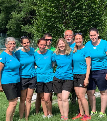 Stefanie Emich mit Klauser Bundesligamannschaft.JPG