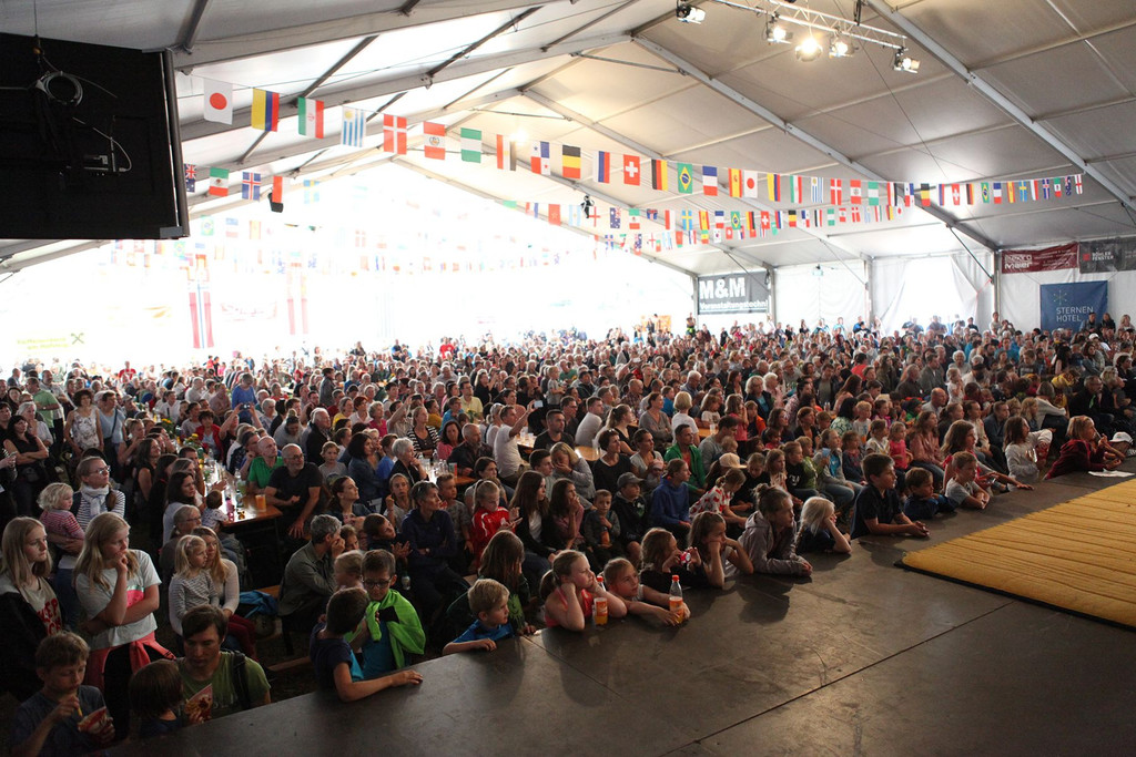 1800-Zuschauer-GymnaeWolfurt2019.jpg