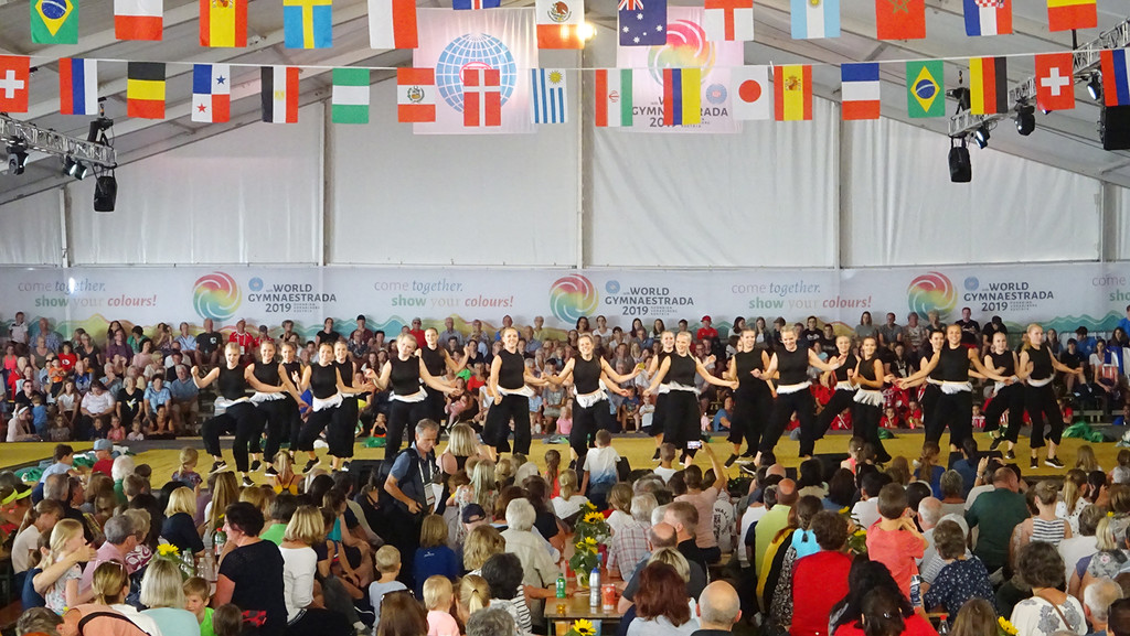 1500-Gymnaestrada wolfurt Festzelt.jpg