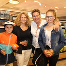 IMG_9836 Beate Moser Gerstgrasser mit Julian Manuela und Annalena Pfanner.JPG