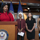 Trump_Democrats_79183.jpg