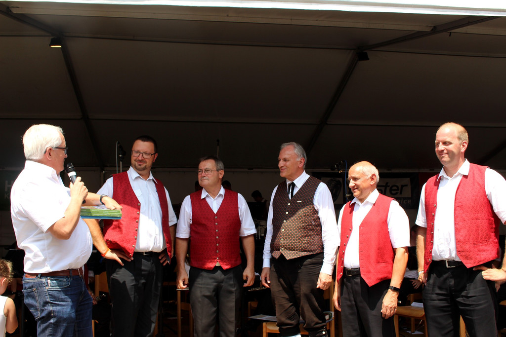 Musikverein DORFFEST A OFFIZILL GASTGESCHENKE 21-07-2019 _2_.JPG