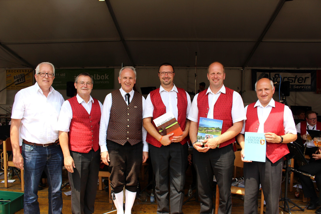 Musikverein DORFFEST A OFFIZILL GASTGESCHENKE 21-07-2019 _1_.JPG