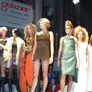 Frisuren und Brillen Mode