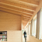 Holzstube im industriellen Kleid