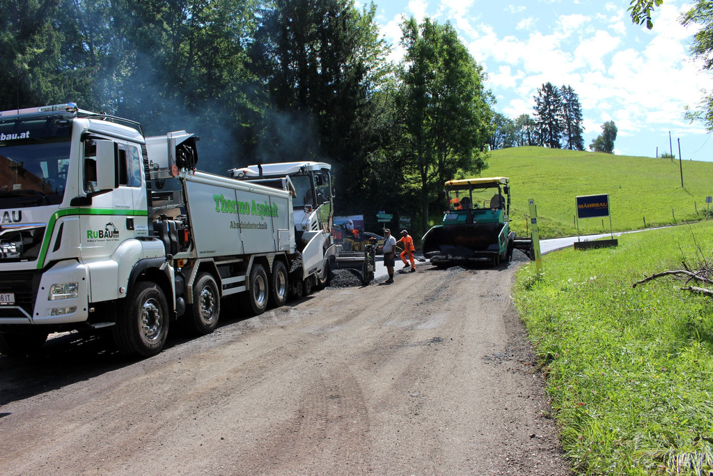 Pf__nderstra__e Asphaltierung ABSCHNITTE 30-07-2019 _16_.JPG