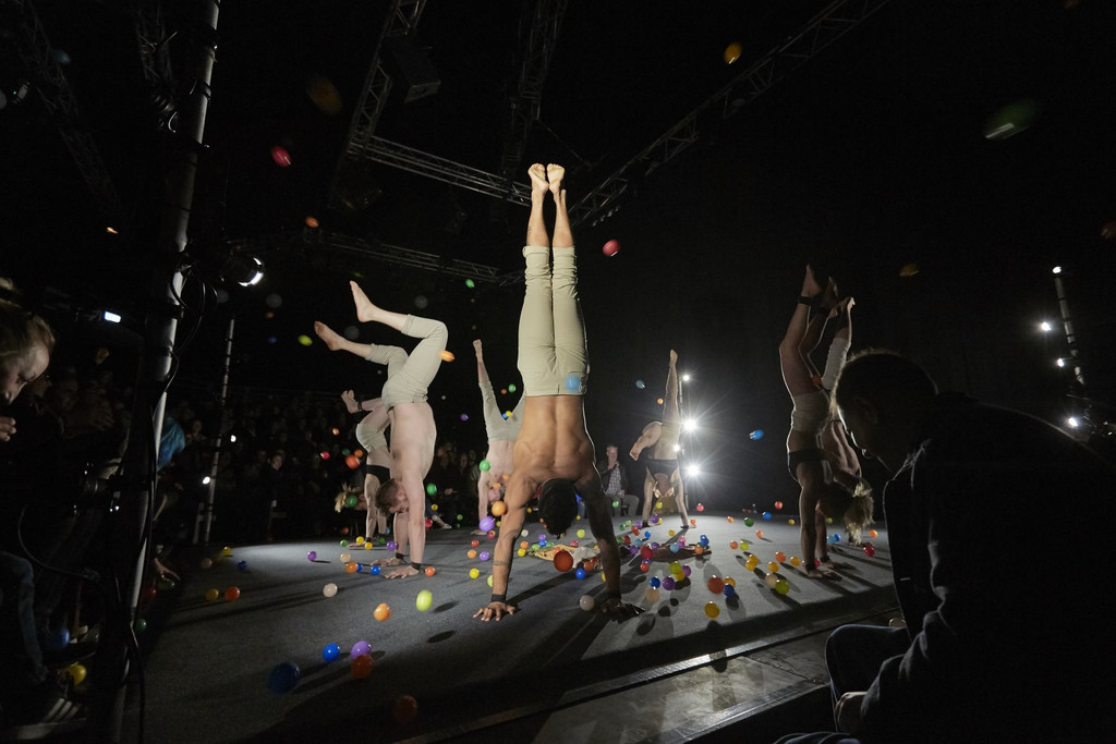 gravity_and_other_myths_simple_space_4 _1_.jpg