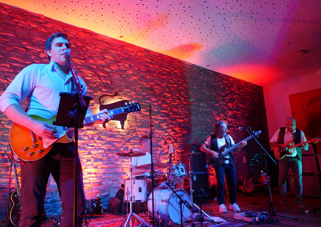 Red House Blues Band _Schatz_.jpg