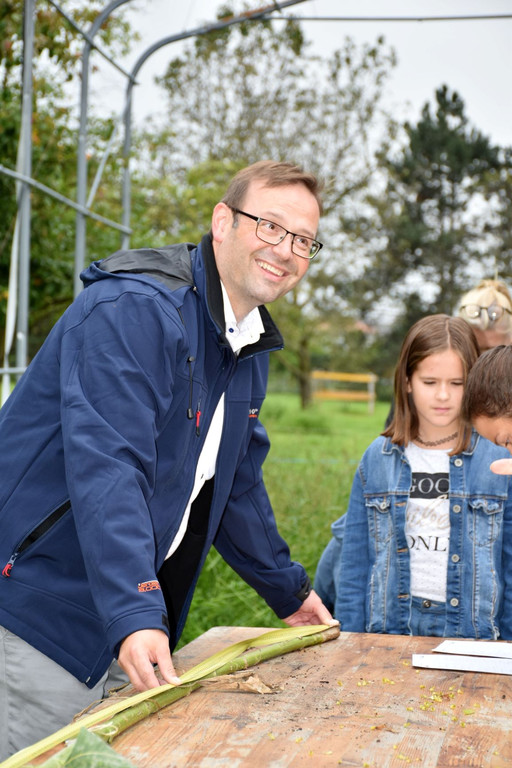 Vizeb__rgermeister Steinh__fer beim Messen.JPG