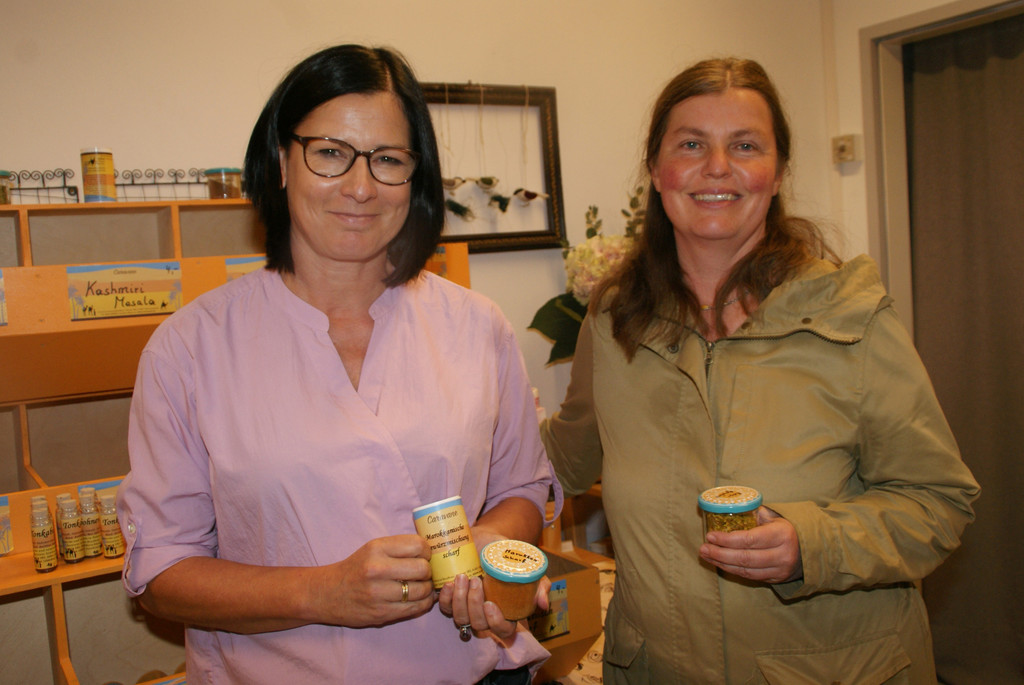 v_li_ Magdalena Holzer_ Barbara Bardkour.JPG