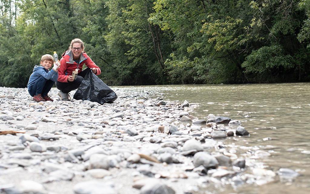 River Clean Up1_Martin Vogel.jpg