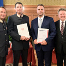 2019-09-10-ehrung-gratzl-polizisten-1.jpg