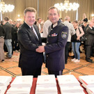 2019-09-10-ehrung-gratzl-polizisten-2.jpg