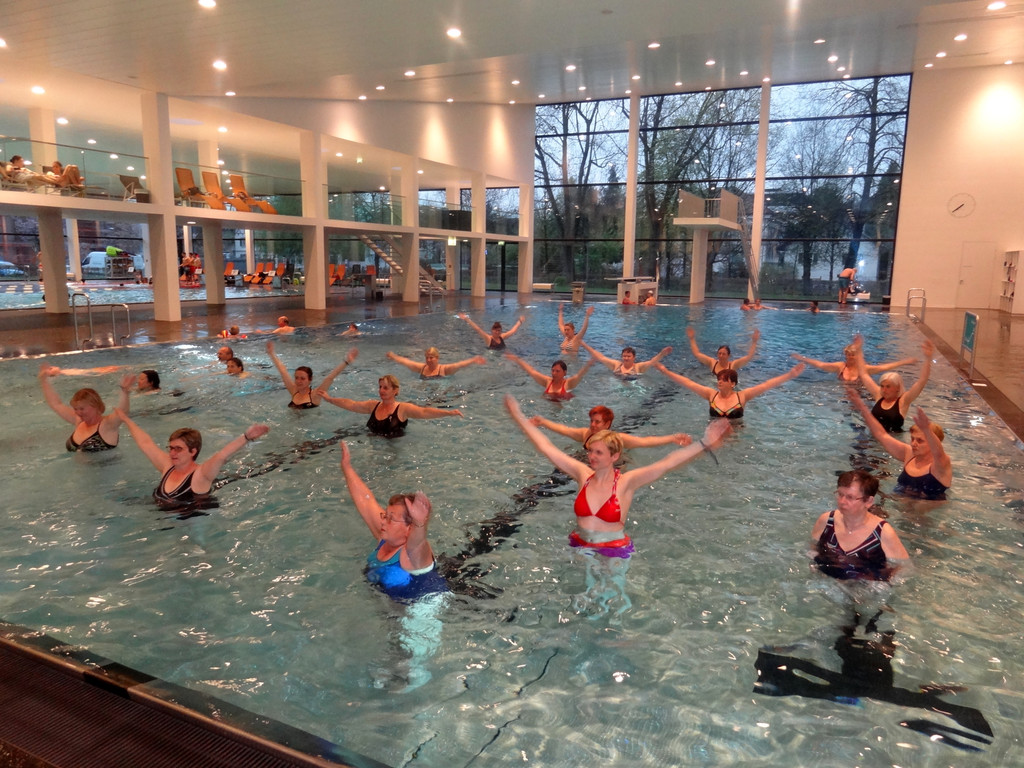 2014 Aquafit - Gruppe_ H__nde oben _3_.JPG