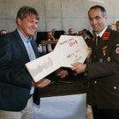 Kurt Fischer und Florian Kremmel - feierliche Schl__ssel__bergabe.JPG