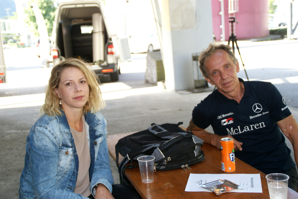 Susi und Martin sorgten f__rs leibliche Wohl.JPG