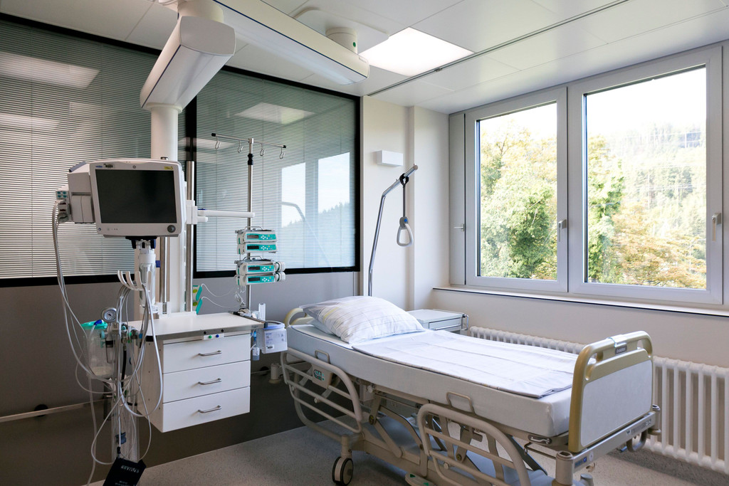 3_NeuroAkut_Nachbehandlung_Zimmer_LKHR.JPG