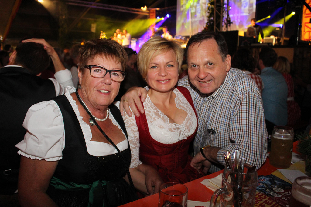 IMG_2705 Hildegard Julia und Helmut.JPG