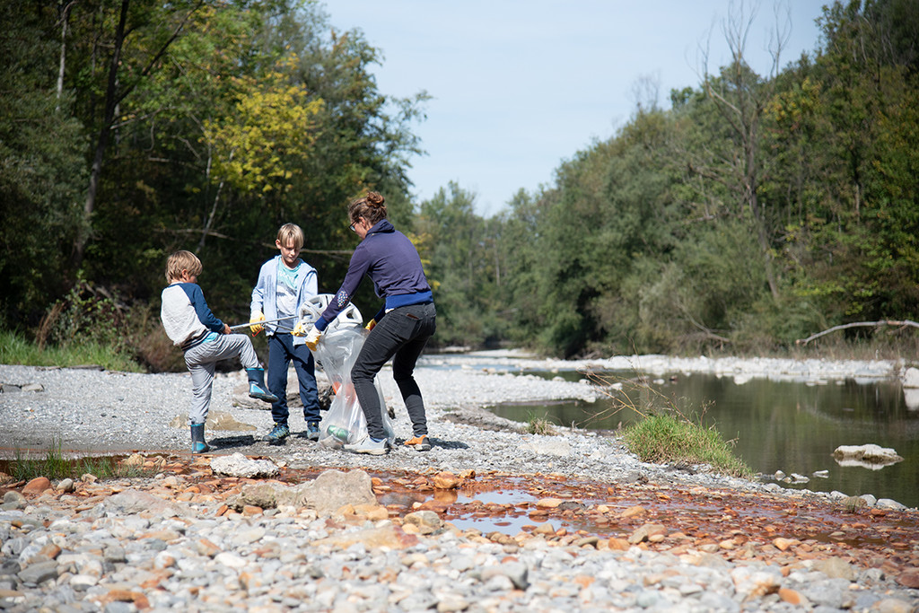 River Clean Up1_Martin Vogel.jpg