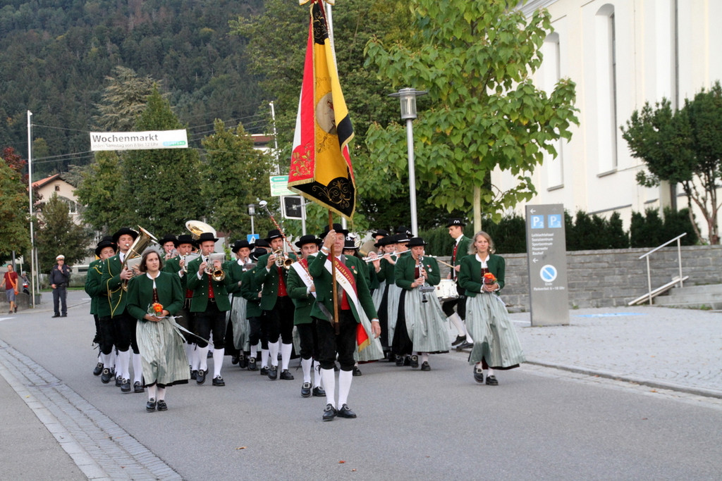 Trachtenparty _1_.JPG