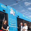 UNICEF_OEsterreich_Strassenbahn_02.jpg