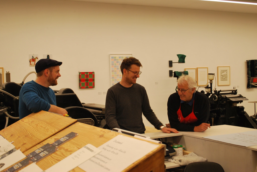 DSC_1817 Auch Simon Vetter _li_ besuchte das Druckwerk.JPG