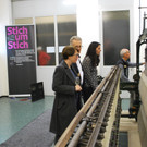 DSC_1772 Die Handstickmaschine von 1900 ist das Herzstu__ck des S-MAK.JPG