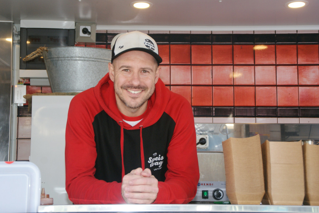 Thomas aus Wolfurt mit Streetfood.JPG