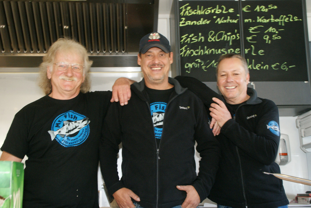 v_li_ Robert_ Gerhard_ Manfred - Mr_ Fish Streetfood.JPG