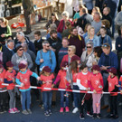 Warten auf die Fallschirm-Springer.JPG