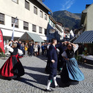 Die Trachtengruppe pr__sentierte sich in der Sturnengass bild 5 n.jpg