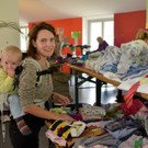 Kinder- und Jugendbasar Herbst 2019 Stefanie mit Valentin.jpg