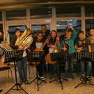 Die Schulband unter Leitung von Gerry B__sch.JPG