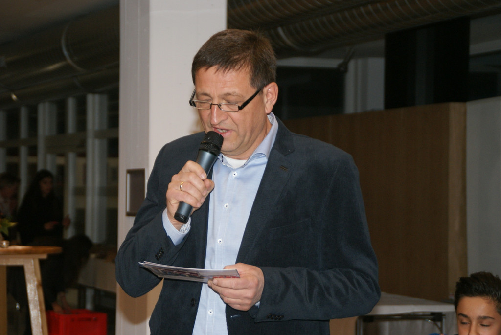 Lebendige Schularchitektur im Rheindorf.JPG