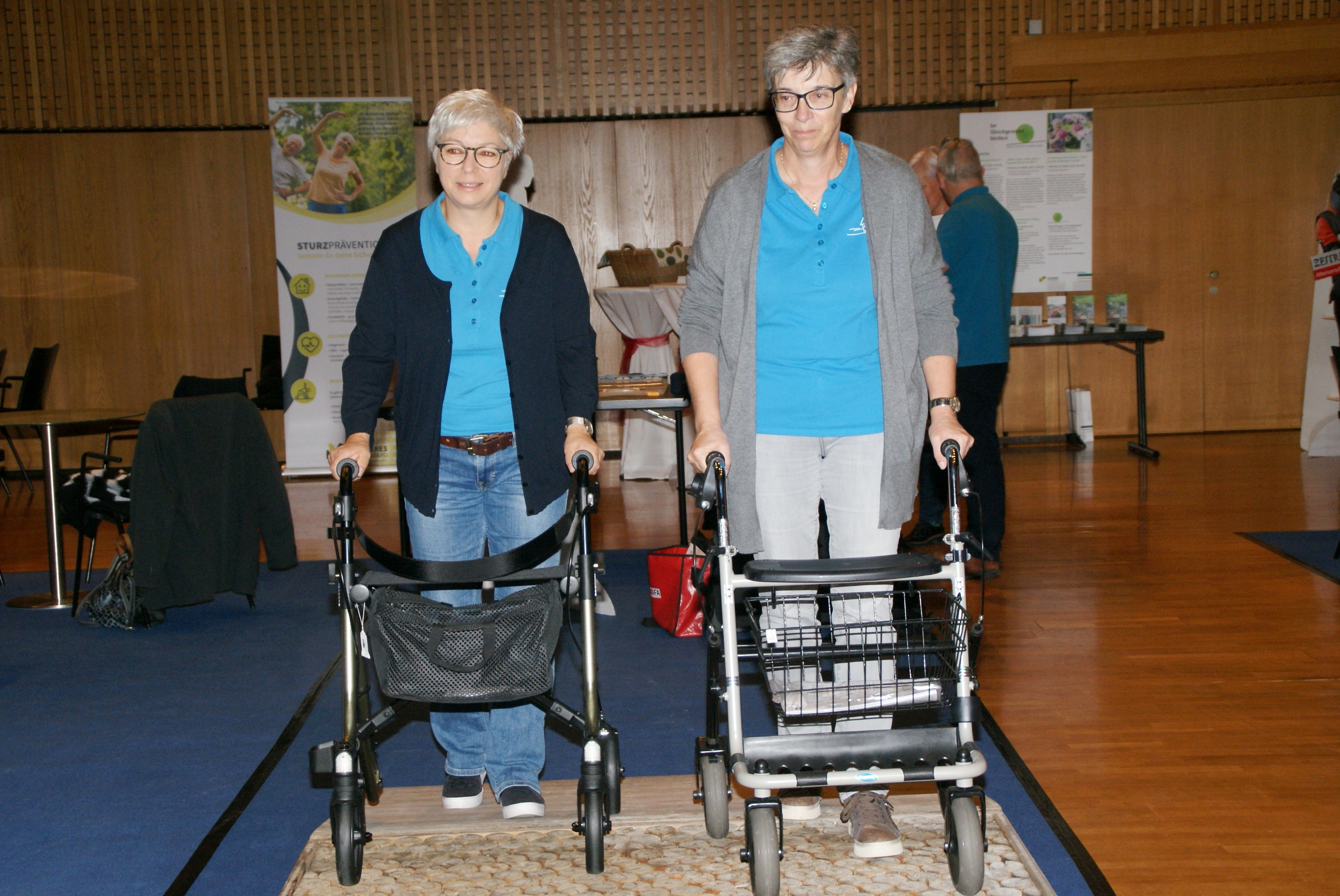 Jutta und Birgitt vom Mohi.JPG