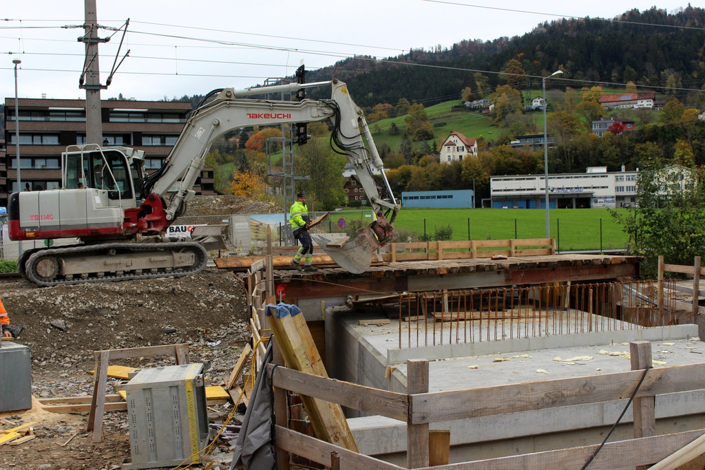 m Baustelle am See BACHDURCHLASS Kugelbeerbach Br__ckenabbau 07-11-2019 _4_.JPG