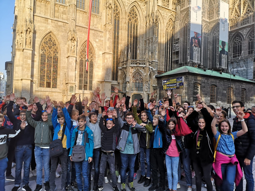 JKL beim Stephansdom in Wien.JPG