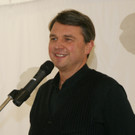Kurt Fischer er__ffnet die Ausstellung.JPG