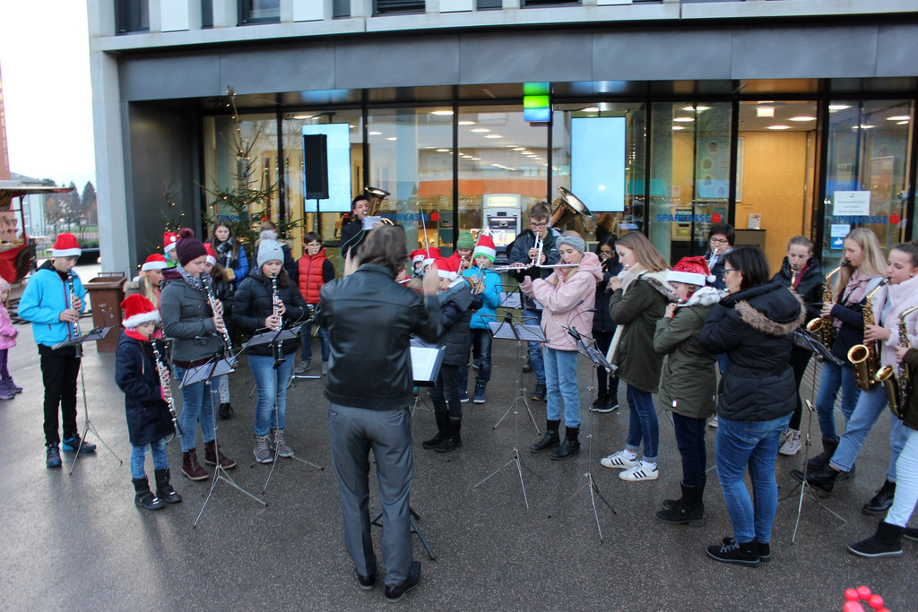Adventzauber ILLUMINIERUNG mit Weihnachtsmarkt TERMIN 30-11-2019 _11_.JPG