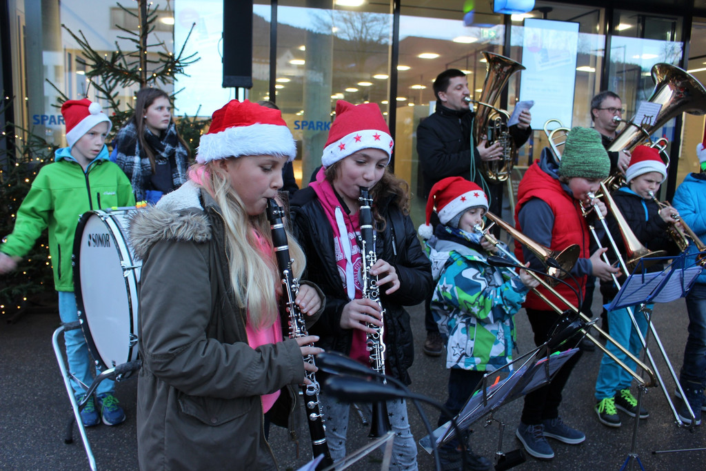 Adventzauber ILLUMINIERUNG mit Weihnachtsmarkt TERMIN 30-11-2019 _13_.JPG