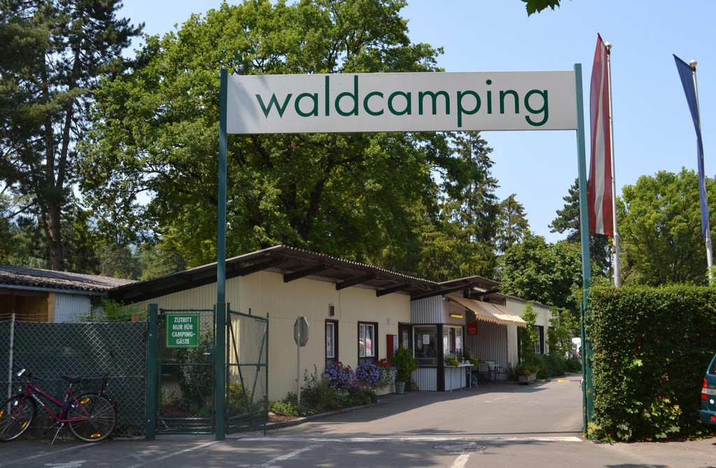 Waldcamping_Eingang.jpg