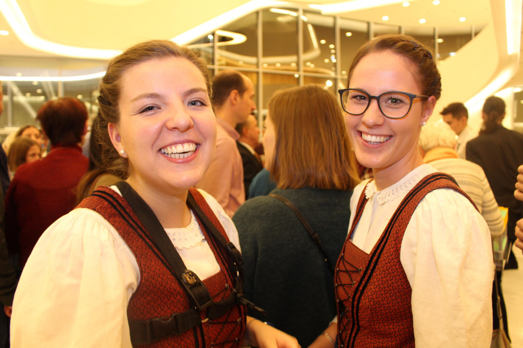 IMG_5513 Madlen und Karoline.JPG